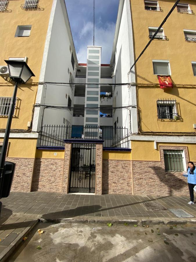 Piso Junto Al Hospital Macarena Apartman Sevilla Kültér fotó